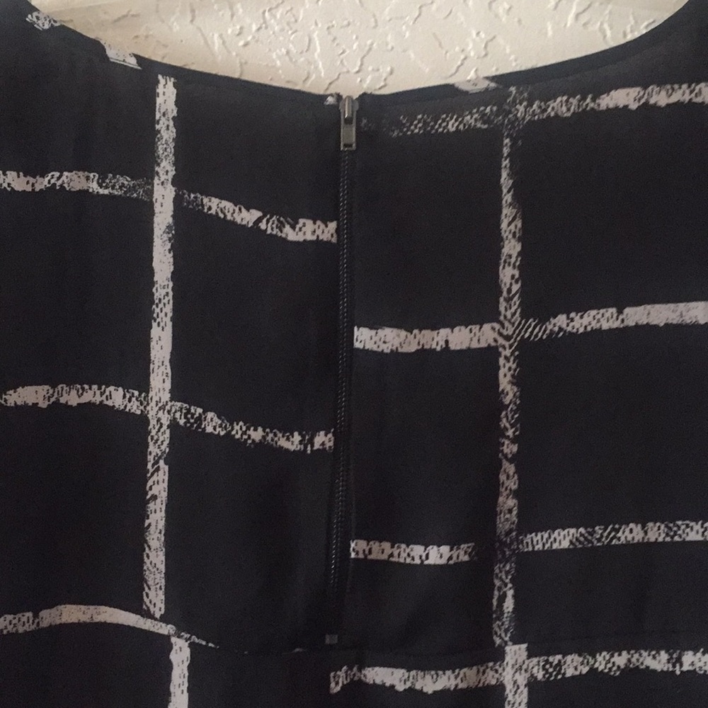Dress - Picture 5 of 6
